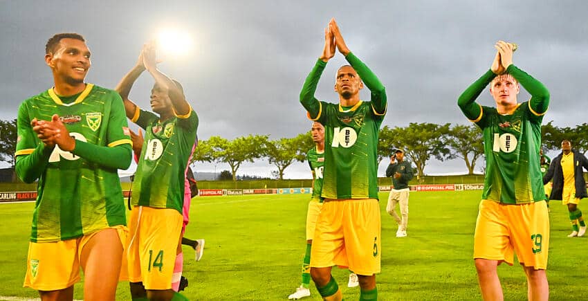 Golden Arrows vs Kaizer Chiefs lineups, H2H, best bets - PSL 1 Golden Arrows players thanking the fans