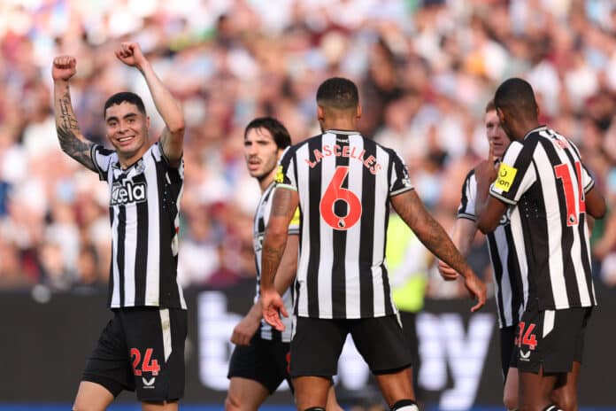 3 predictions for Newcastle vs Crystal Palace - Premier League Newcastle United players cheering after scoring