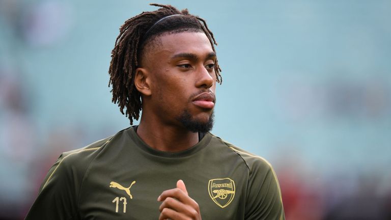 It Is Official! Iwobi Moves To Everton, Becomes Costliest Nigerian Player Iwobi Moves To Everton